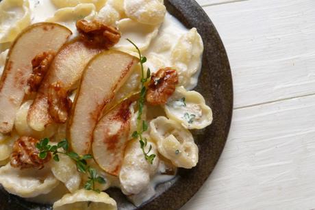 Pasta mit Ricotta, Birnen und Walnüssen