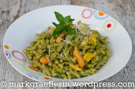 Feierabendküche – Pasta mal anders: Erbsen Fusili mit gelber Paprika und Minze