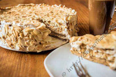 Saure Sahne Torte Eine Saure Sahne Torte in der Cappuccino Variante #Rezept #Backen #Lecker