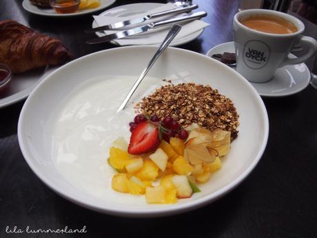 Frühstück im Café Sehnsucht