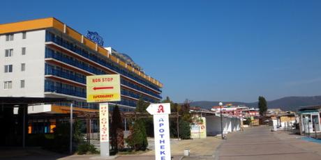 Bulgarien: eine menschenleere Stadt am Sonnenstrand