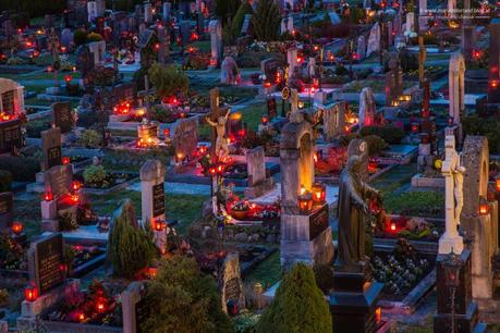 Bild der Woche: Friedhof in Mariazell am Abend