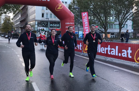 Frankfurt Marathon Staffel. Mit dem Zillertal auf der Rekord-Strecke