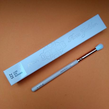 [Werbung] Zoeva 225 Luxe Eye Blender Rose Golden Vol. 2 + snips Kosmetik Organizer