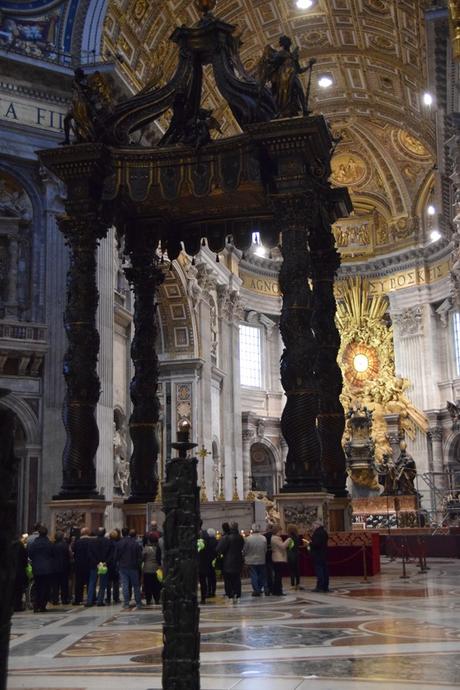 24_Altar-Petersdom-Vatikan-Citytrip-Rom-Italien