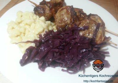 Rotkohl mit Filetspiess und Knöpfle