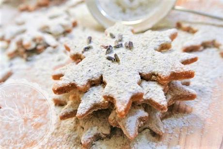 Kekse süß und pikant mit Blüten & Wildkräutern - Weihnachtskekse der etwas anderen Art!