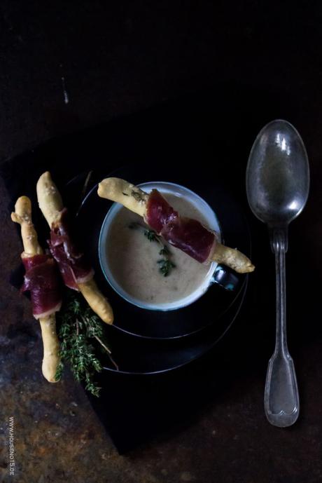 Maronencreme-Suppe, Rosmarin-Grissini, geräucherte Entenbrust