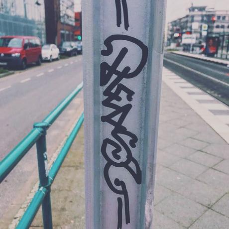 Please.. let the weekend stay!| #please #berlinspiriert #berlin #igers #igersgermany #igersberlin #ig_berlin #urbanart #urban #art #graffiti #tag #sunday #sundaymood #mood #potsdam #fhpotsdam #procastination #culture #latergram