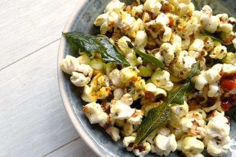 Ben’s Popcorn mit Curryblättern