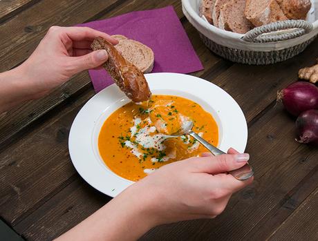 Kürbis-Orangen-Suppe mit Chili und Zimt Rezept einfach