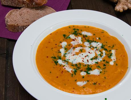 Kürbis-Orangen-Suppe mit Chili und Zimt Rezept
