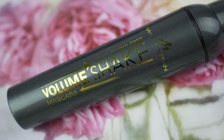 Manhattan // Volume Shake Mascara Manhattan // Volume Shake Mascara