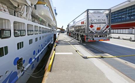 AIDA Cruises beginnt LNG Versorgung in Mittelmeerhäfen