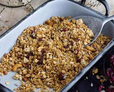 Cranberry Granola mit Cashewkernen