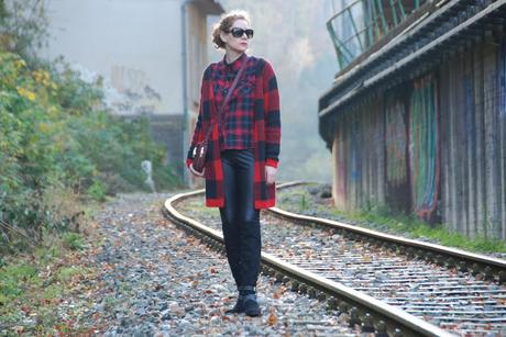 {OOTD} Red Check