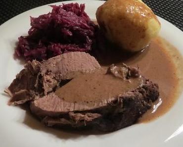 Hirschkalbskeule in Buttermilch-Rotweinsauce