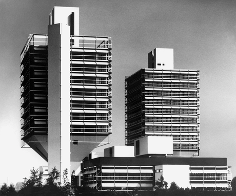 Zwei Deutsche Architekturen 1949–1989. Foto: Egon Eiermann – Olivetti-Verwaltung Frankfurt a.M., 1969–70 (© Horstheinz Neuendorff / saai Karlsruhe)