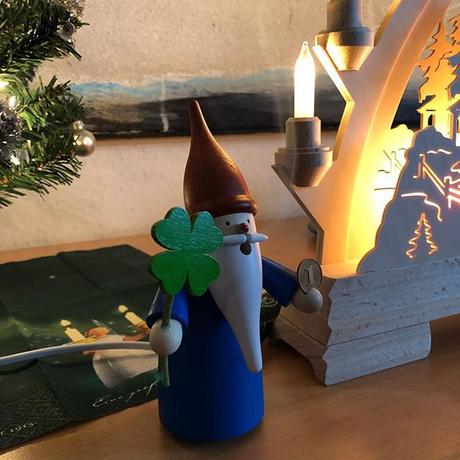 Lucky Gnomes...  Ohne Räucherkerzen ist nicht richtig Weihnachten! - via Instagram