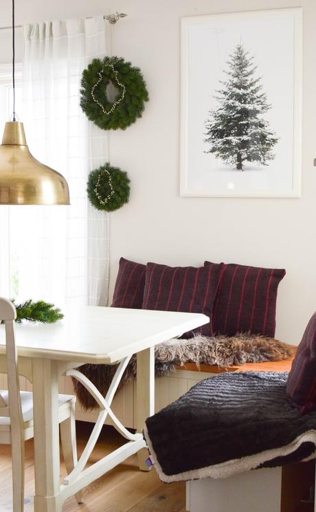Deko Weihnachten Esszimmer Kissen Decke Plaid gemütlich einrichten Interior Tanne Kranz
