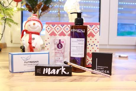 Glossybox Cold days, warm hearts Edition Dezember 2017