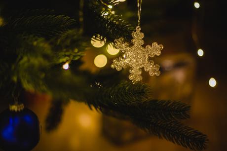 Weihnachtsschmuck kunterbunt und glitzern – so lieben wir dich …