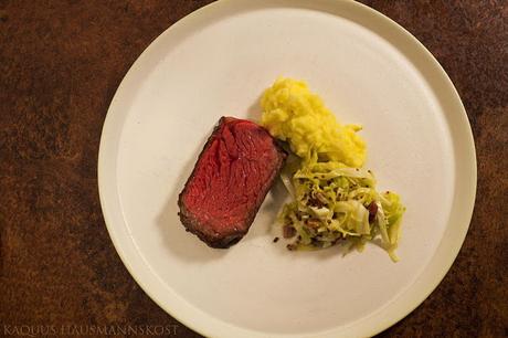 Hohe Rippe mit Krautsalat, ein Sonntagsbraten