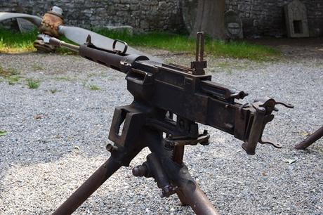 25_Maschinengewehr-Historisches-und-Maritimes-Museum-in-der-Fortress-in-Pula-Istrien-Kroatien