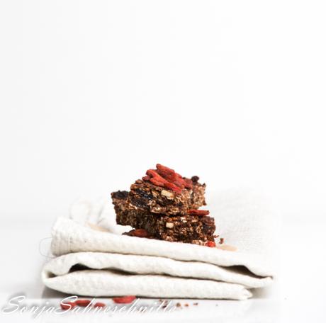 Schokoladen-Müsliriegel (vegan und glutenfrei) – healthy chocolate granola bars (vegan and gluten free)