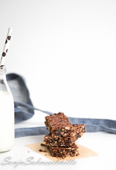 Schokoladen-Müsliriegel (vegan und glutenfrei) – healthy chocolate granola bars (vegan and gluten free)