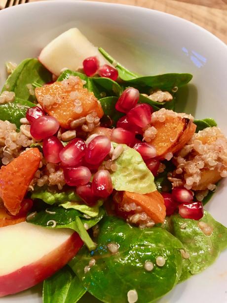 Winter-Fitmacher: Kürbis-Spinatsalat mit Quinoa und Granatapfel