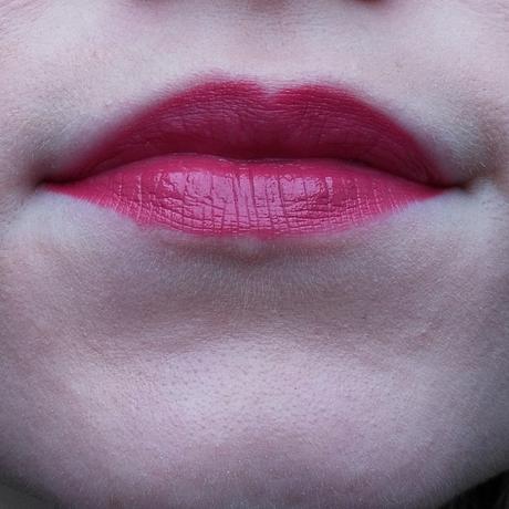 [Werbung] Backstage Lipstick Satin Cover NO. 90 Impulse + Lebensbaum Tulsi Chai Bio-Kräutertee