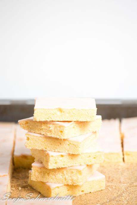 Rezept für einfachen saftigen Zitronenkuchen vom Blech – easy juicy lemon cake tray bake recipe