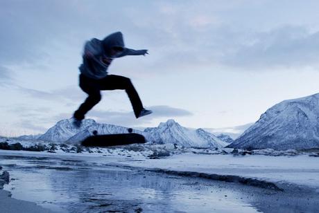 Snow- und Skateboarding bei entspannter Musik