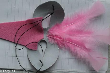 Ich hasse Karnevalsmusik und warum ich dieses Jahr als Flamingo gehe – DIY Karnevalskostüm Flamingo Maske Füße