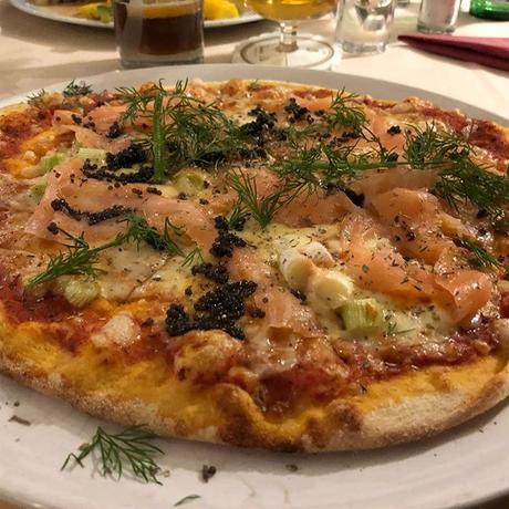 Auch gut: Pizza Salmone #italian #foodporn - via Instagram