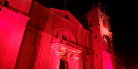 Malta: ein riesiges Fest und ein Feuerwerk