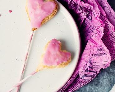 Mein random act of kindness zum Valentinstag – ein schnelles Rezept für Cremeschnitten in Tortenform