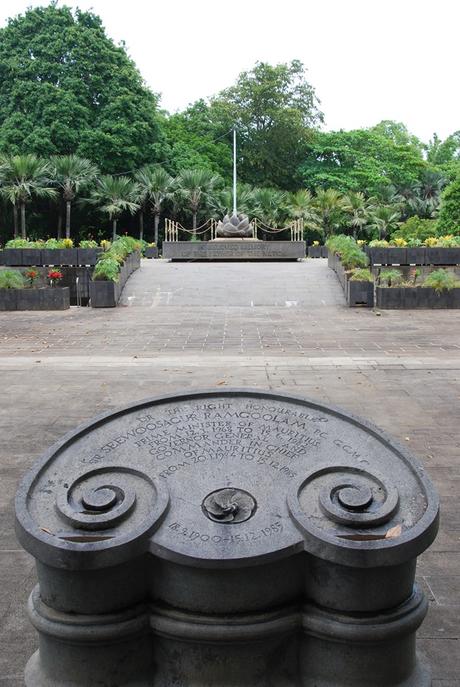 13_Denkmal-Botanischer-Garten-Pamplemousses-Mauritius