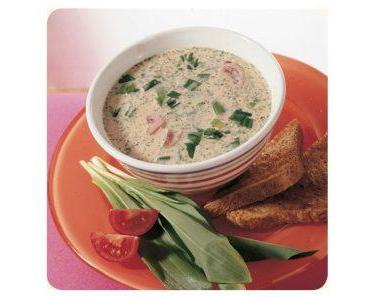 Rezept: Bärlauchsuppe mit Tomaten und Frischkäse