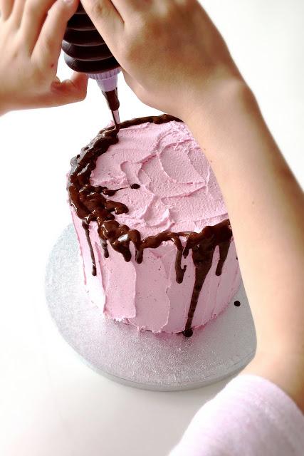 Be my Valentine cake – Drip Cake