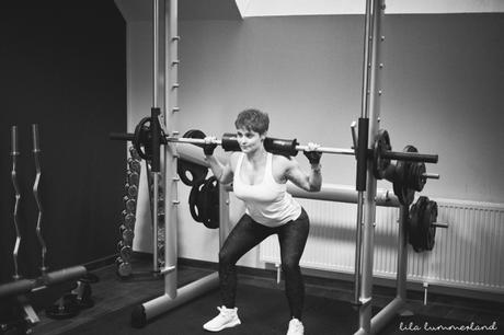 Warum ich jetzt im Fitnessstudio trainiere – ein Vergleich: gemischtes Studio vs. Frauenfitness