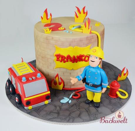 Eine Torte mit Feuerwehrmann Sam Eine Torte mit Feuerwehrmann Sam