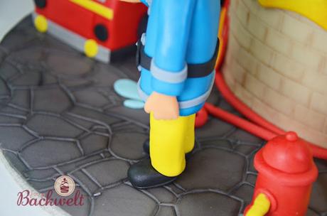 Eine Torte mit Feuerwehrmann Sam Eine Torte mit Feuerwehrmann Sam