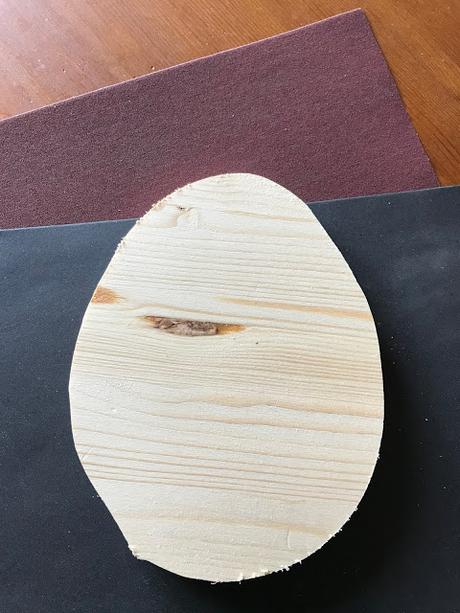Osterhase aus Holz mit Drahtohren - Umriss glatt schmirgeln