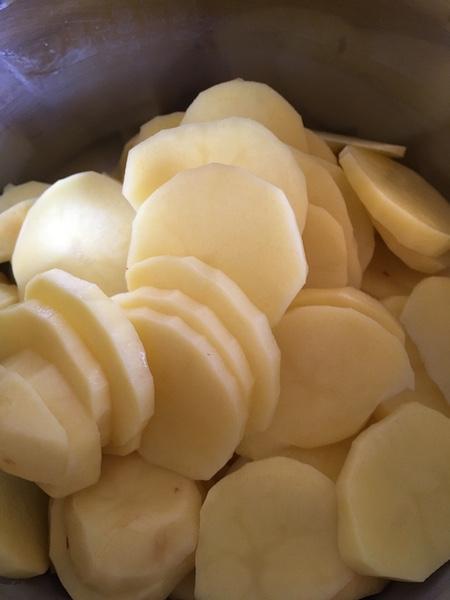 Spitzkohl-Hack-Kartoffel-Auflauf mit viel Käse