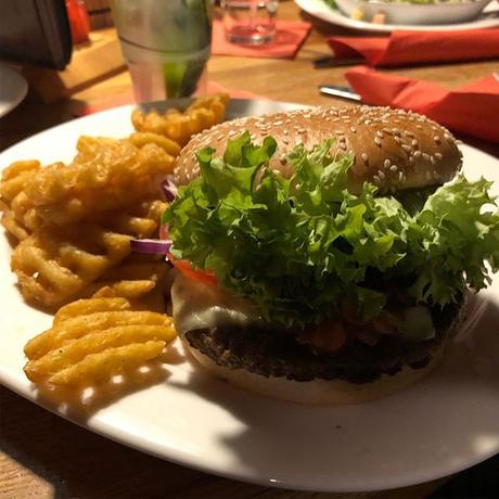 Und jetzt #burgertime #foodporn - via Instagram