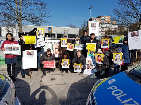 Frankfurt - erneut Proteste vor dem Konsulat Irans