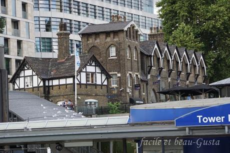 Tower mit Bäumen Tower mit Bäumen