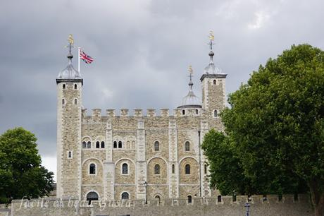 Tower mit Bäumen Tower mit Bäumen